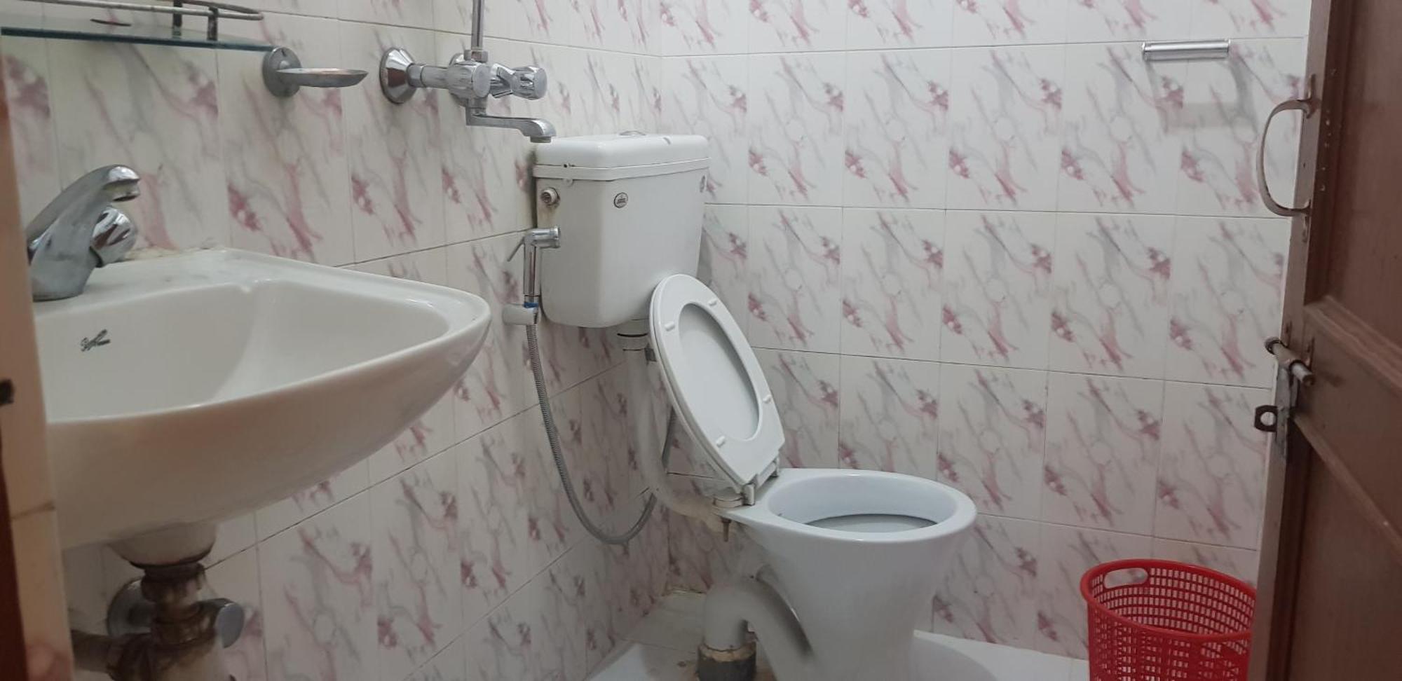 Hotel Diplomat Pokhara Buitenkant foto