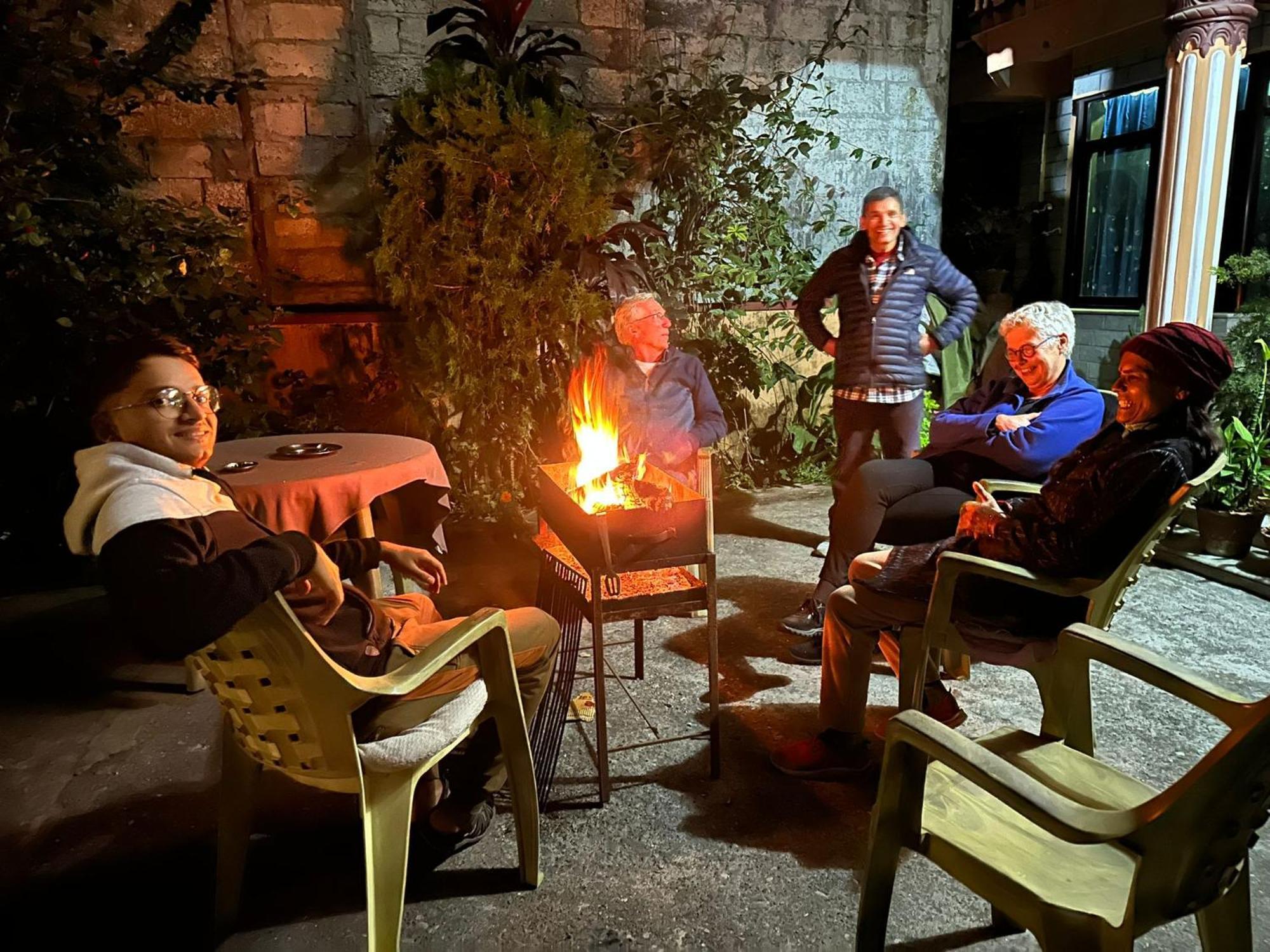 Hotel Diplomat Pokhara Buitenkant foto