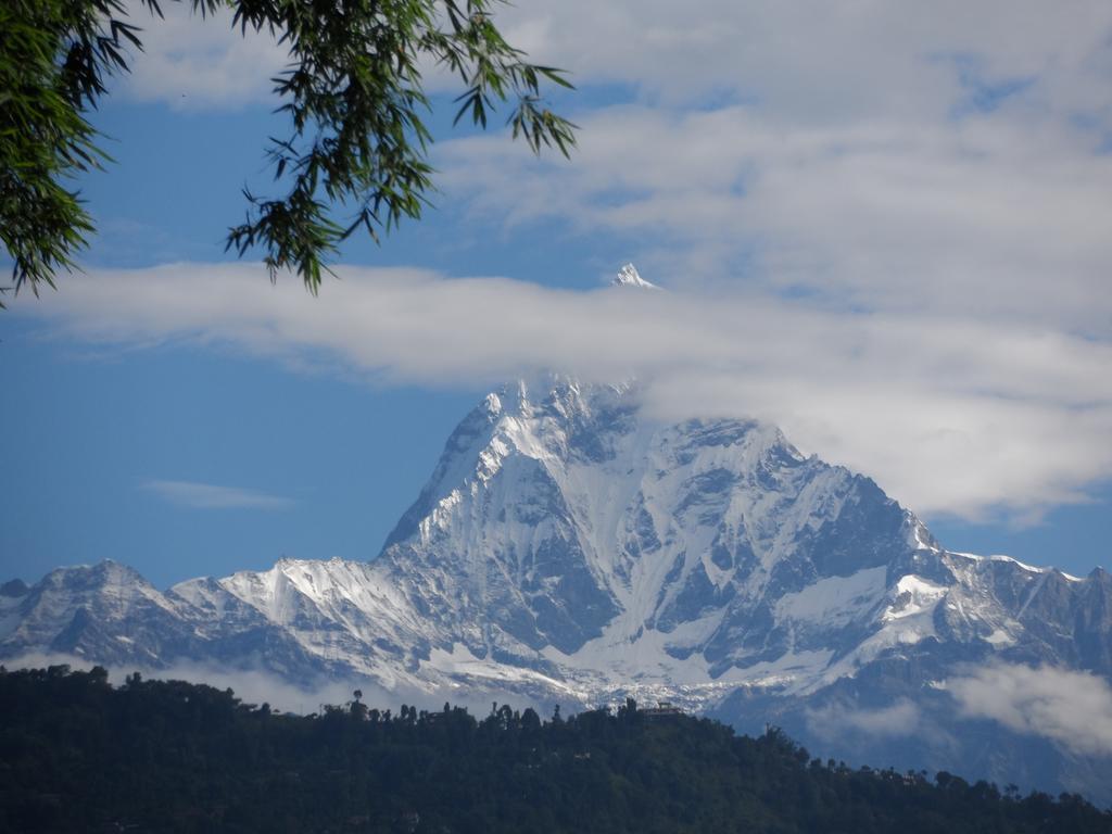 Hotel Diplomat Pokhara Buitenkant foto