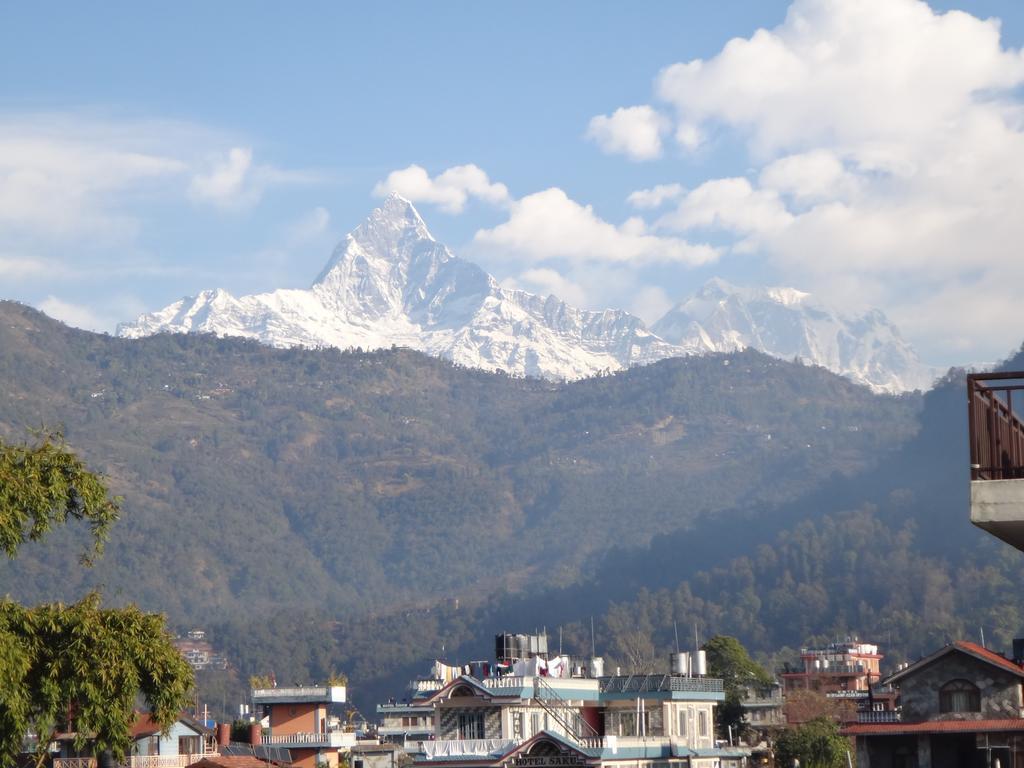 Hotel Diplomat Pokhara Buitenkant foto