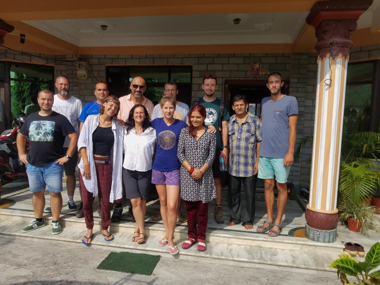 Hotel Diplomat Pokhara Buitenkant foto